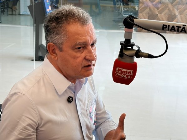 Proposta de Flávio Bolsonaro é arrebentar o direito dos trabalhadores, diz Rui Costa