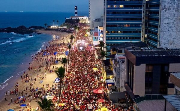 Histórico: Ato pró-Lula em Salvador reúne mais de 500 mil pessoas