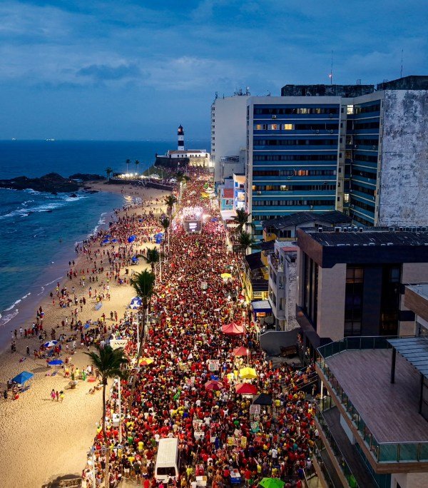 Histórico: Ato pró-Lula em Salvador reúne mais de 500 mil pessoas