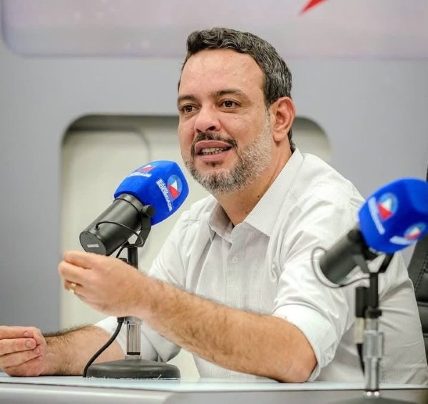 Lucas Reis celebra aprovação do fim da escala 6x1 e alerta para risco de retrocesso com Flávio Bolsonaro