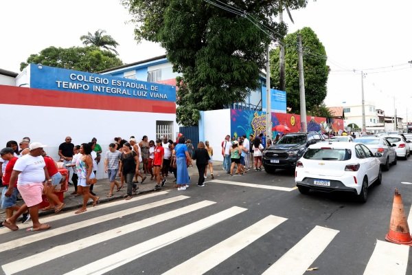 Eleitores denunciam falta de ônibus em Salvador e PT pede multa de R$ 1 milhão por hora contra Bruno Reis